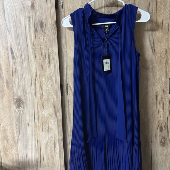 DKNY Elegant Blue Sleeveless Dress - Picture 1 of 4